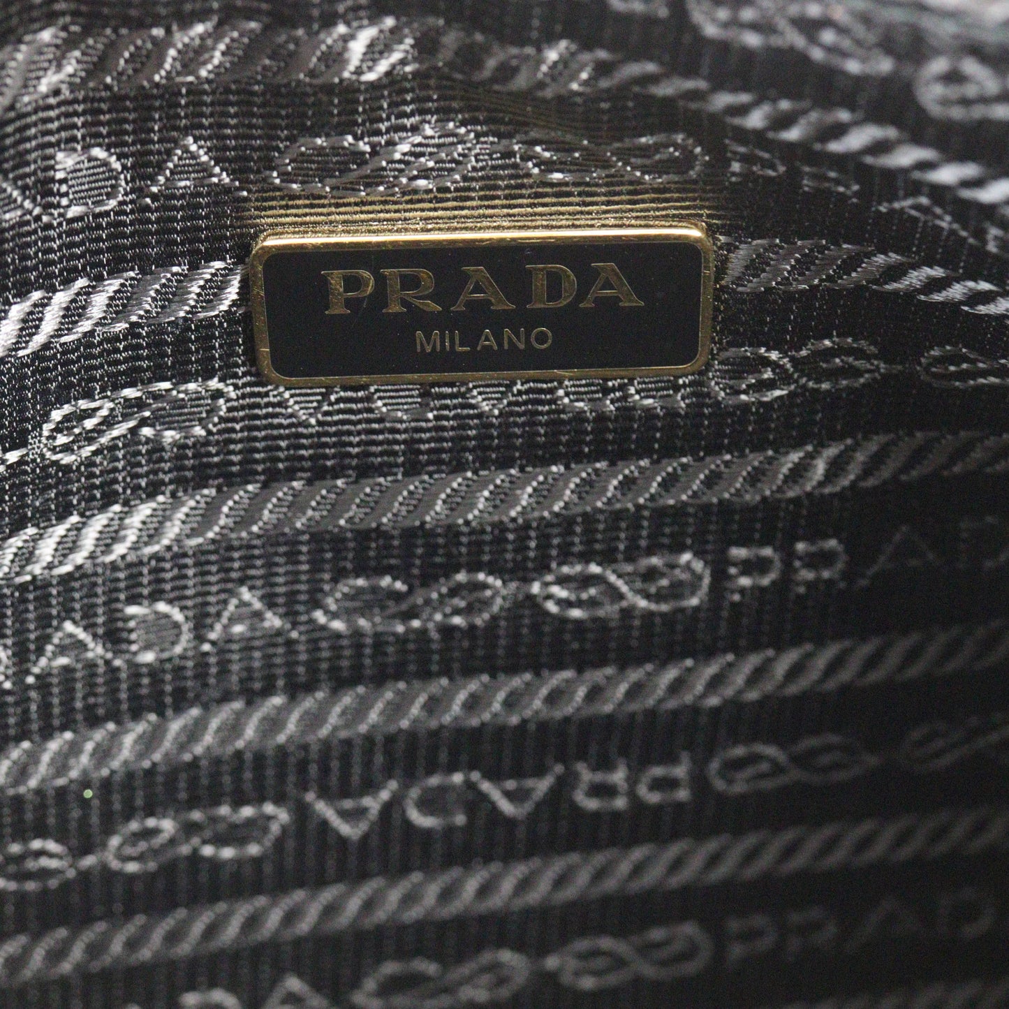 Prada Re-Edition 2005 Tessuto Shoulder Bag