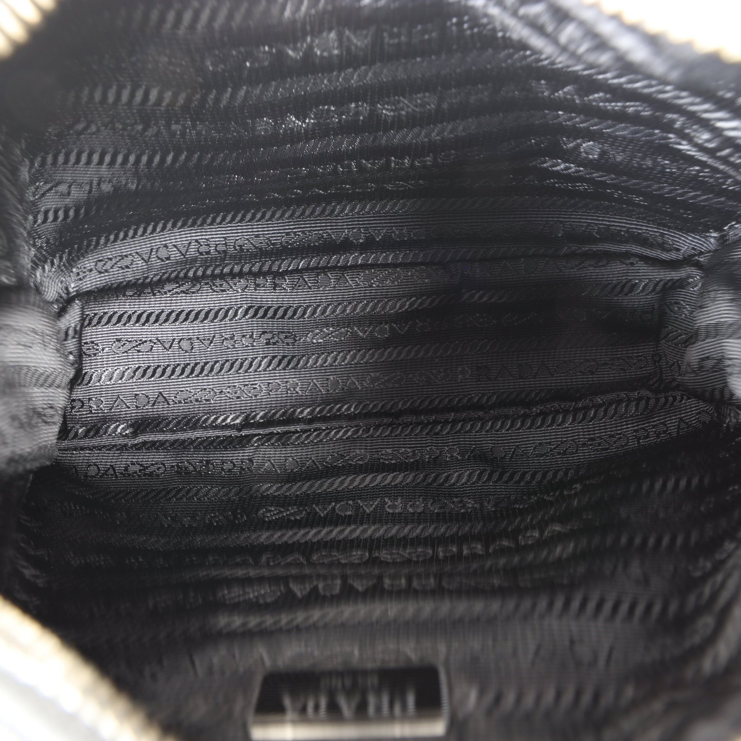 Prada Re-Edition 2005 Tessuto Shoulder Bag