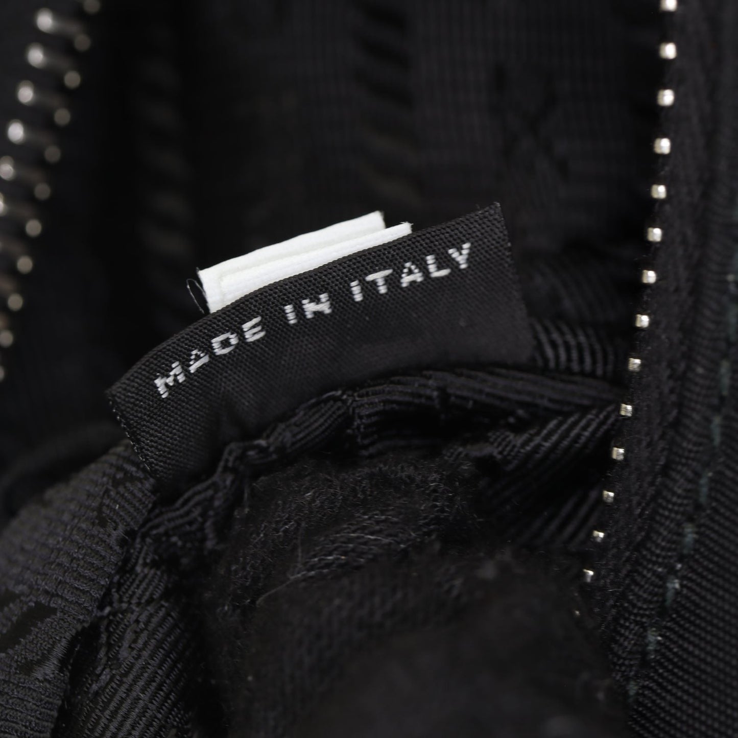 Prada Re-Edition 2005 Tessuto Mini Bag