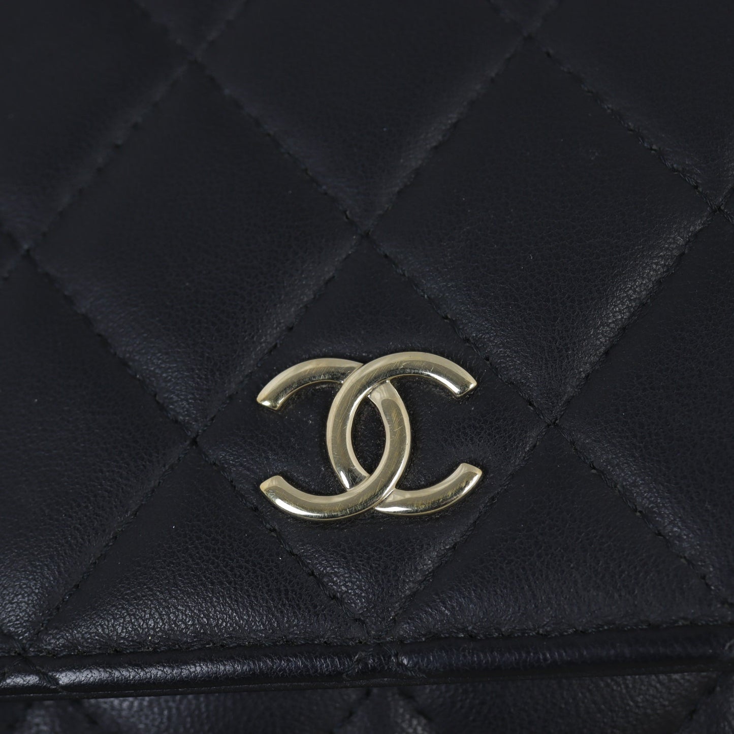 Chanel Pearl Wallet on Chain