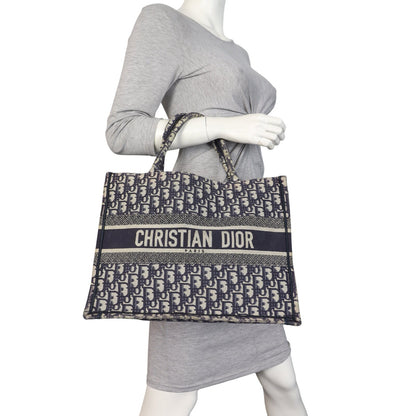 Dior Book Tote Medium Oblique