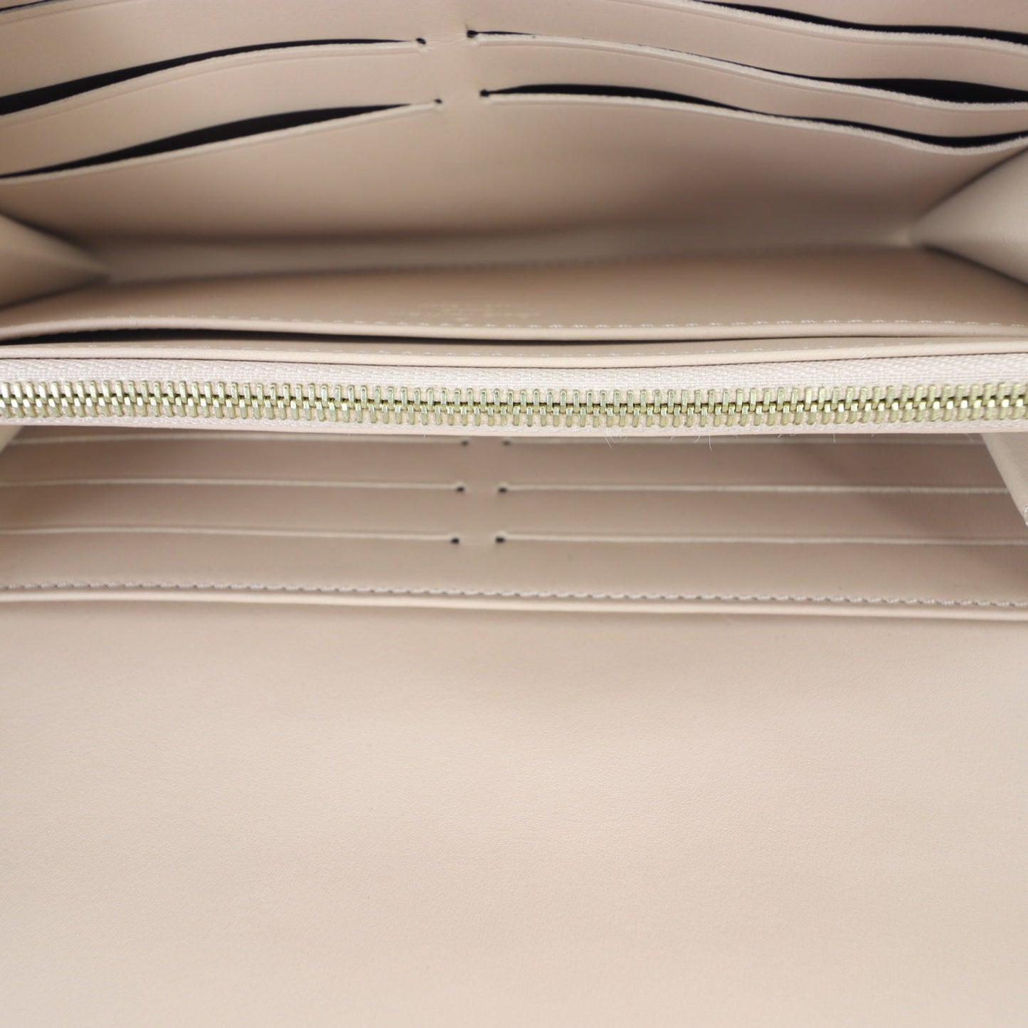 Louis Vuitton Louise Clutch Patent