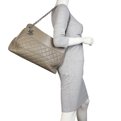 Chanel CC Chain Shoulder Bag