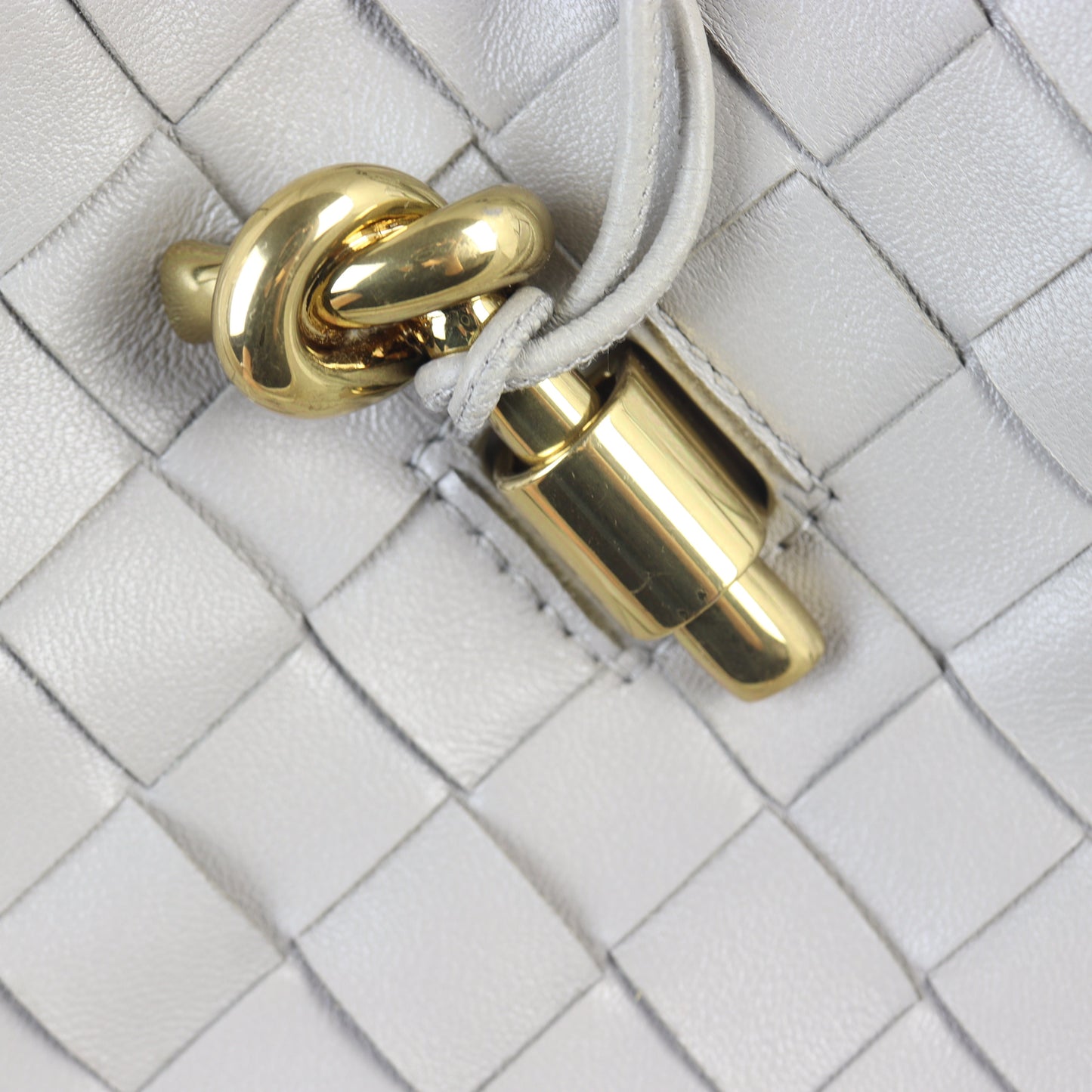 Bottega Veneta Intrecciato Andiamo Phone Pouch