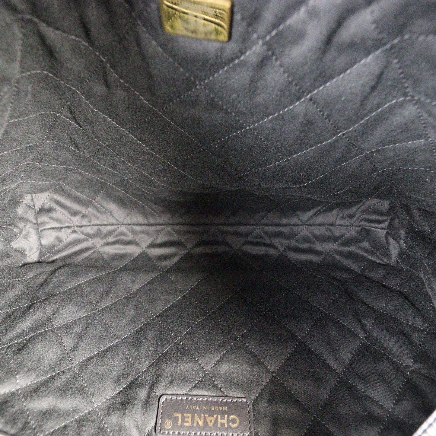 Chanel 22 Hobo Small