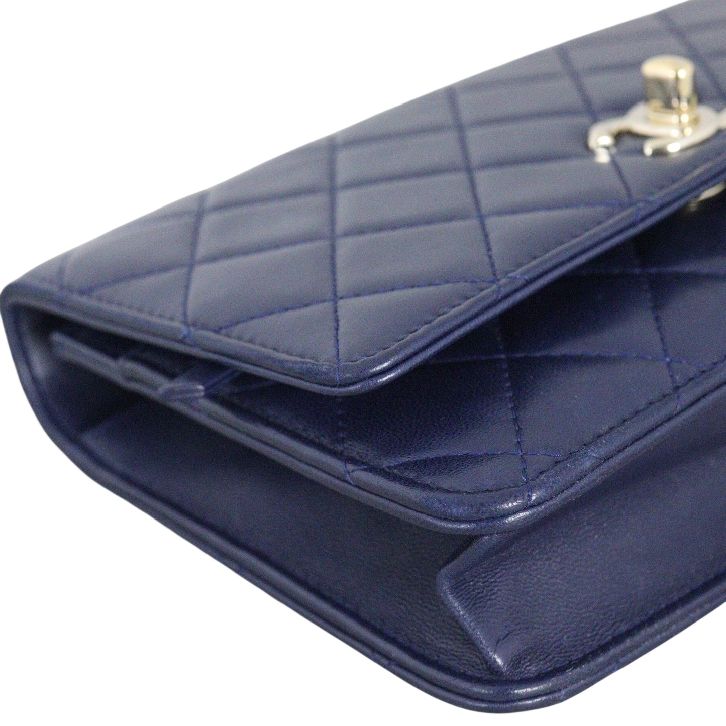 Chanel CC Trendy Wallet on Chain