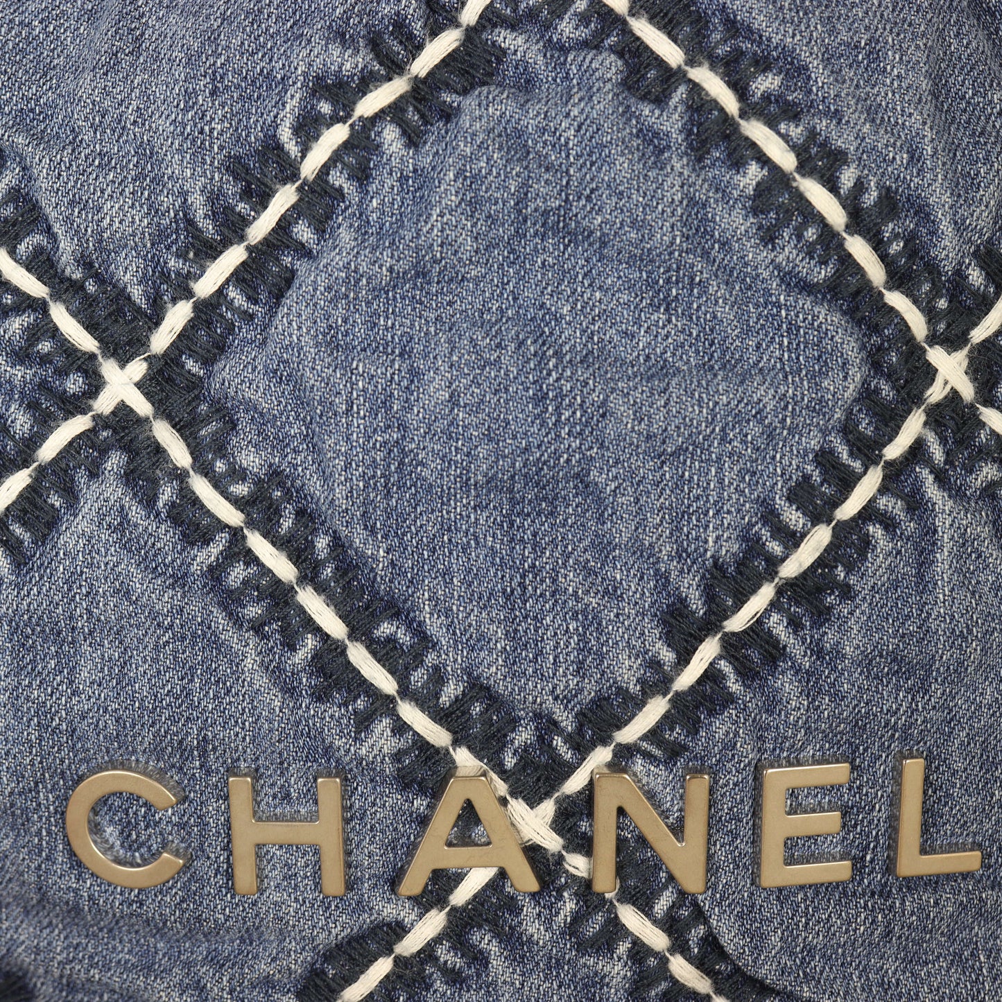 Chanel 22 Hobo Mini