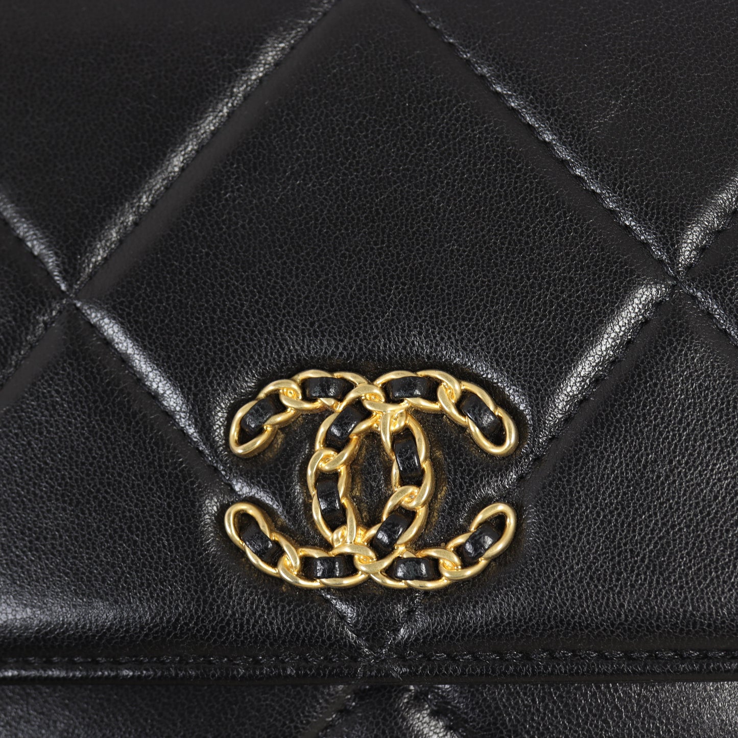 Chanel 19 Wallet on Chain