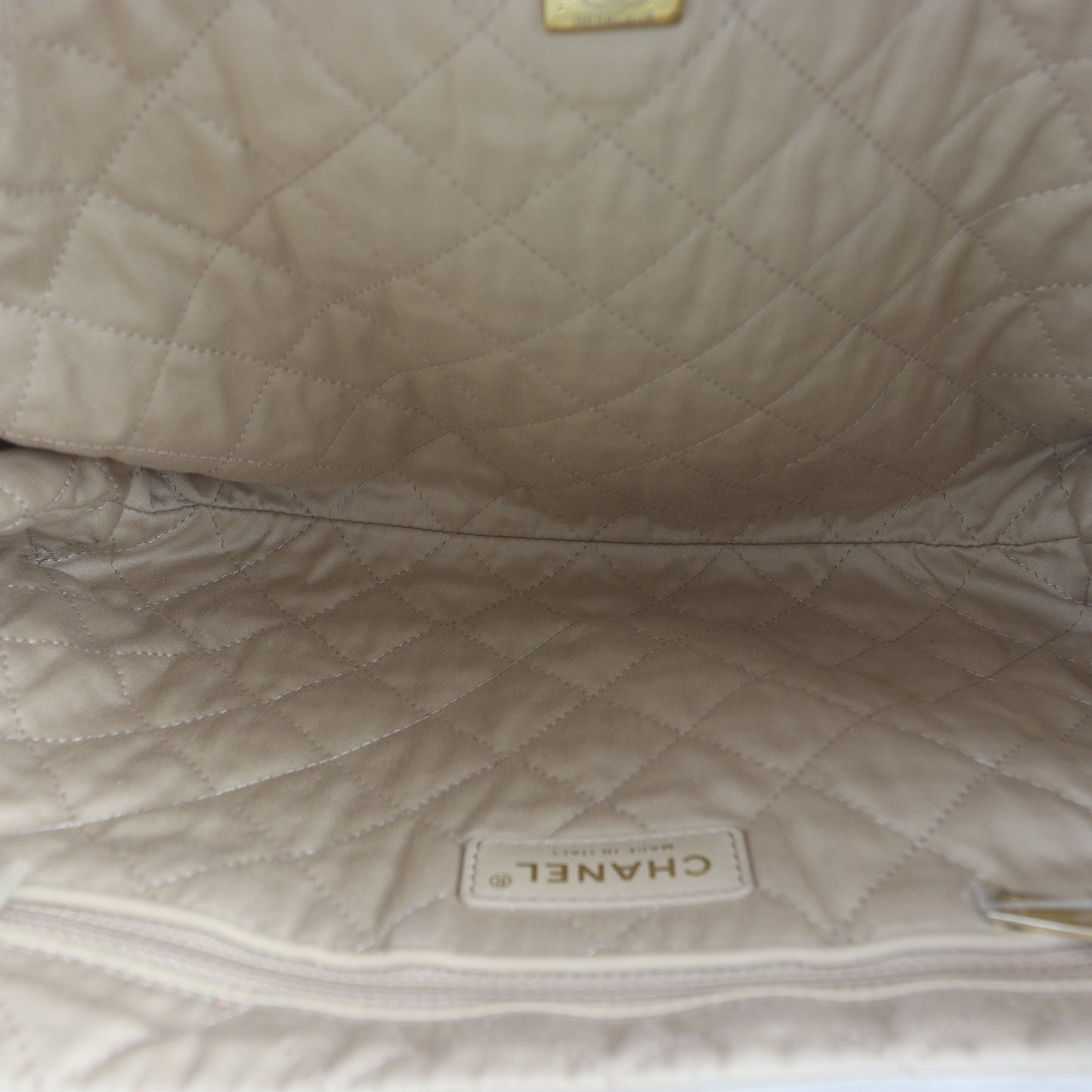 Chanel 22 Hobo Small