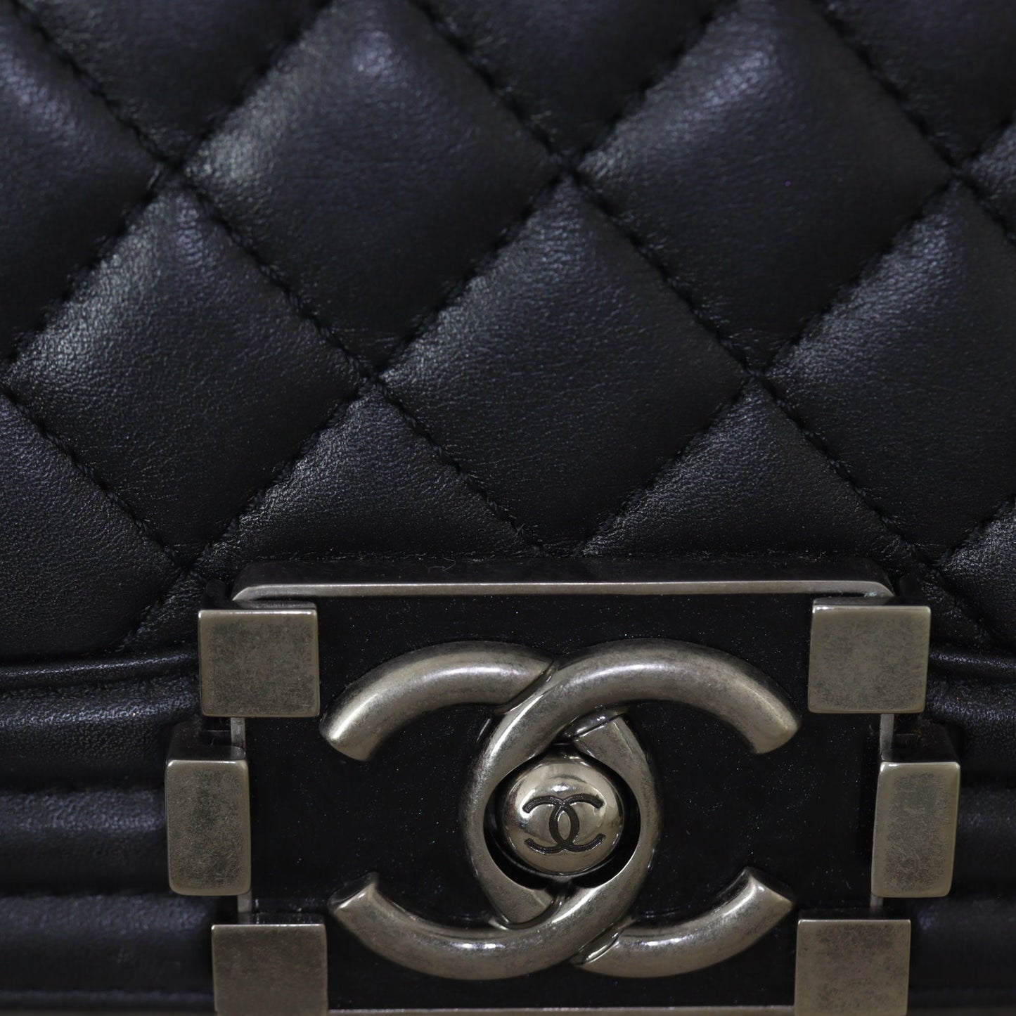 Chanel Boy Old Medium